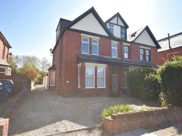 Flat for sale in Penarth, Wales