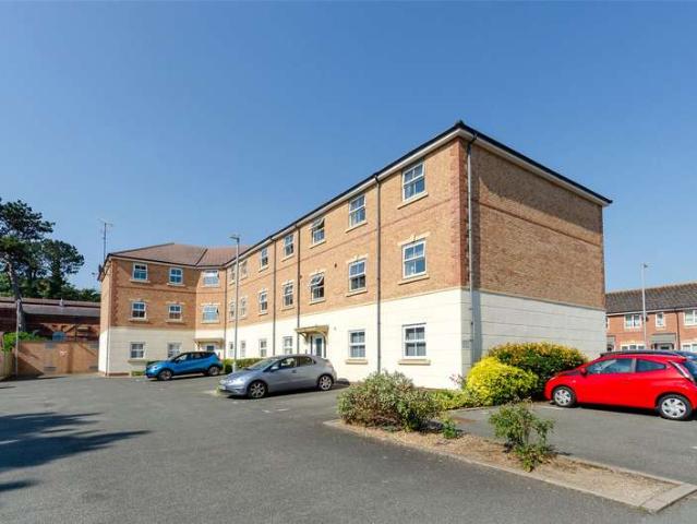 Flat for sale in Colwyn Bay, Wales