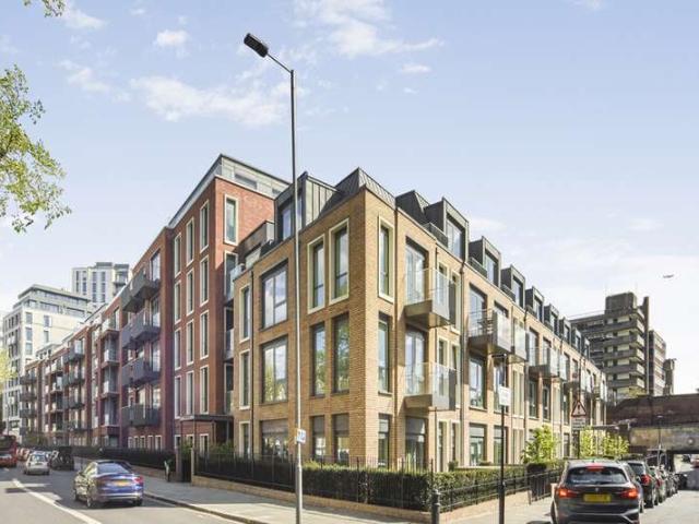 Flat for sale in Hammersmith, Greater London
