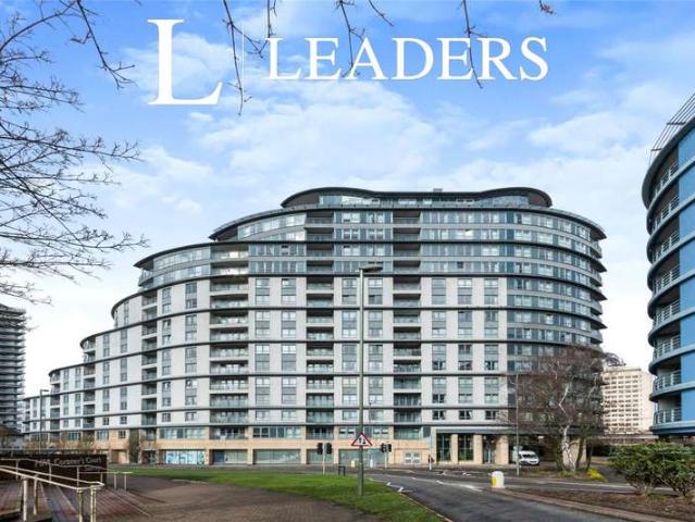 Flat for sale in Horsell, Woking
