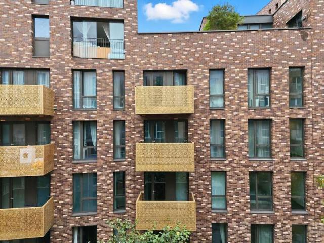 Flat for sale in Bromley-by-Bow, Poplar Grove