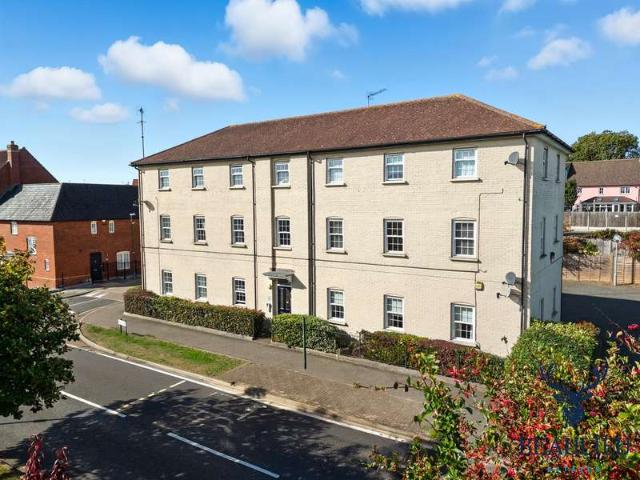 Flat for sale in Chelmer Village, Chelmsford