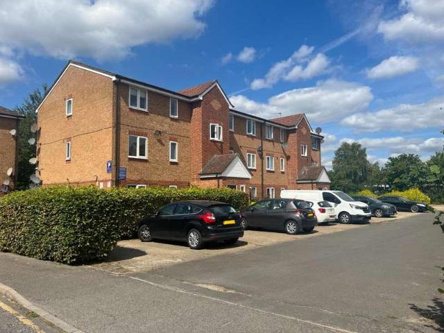 Flat for sale in Chadwell Heath, Greater London