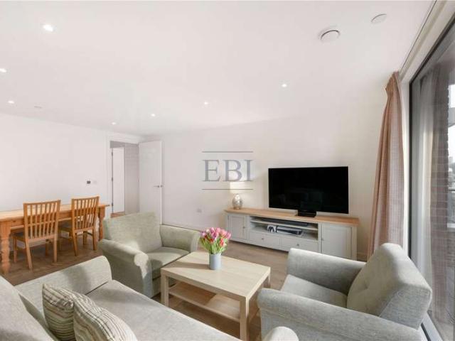 Flat for sale in London Borough of Tower Hamlets, Greater London