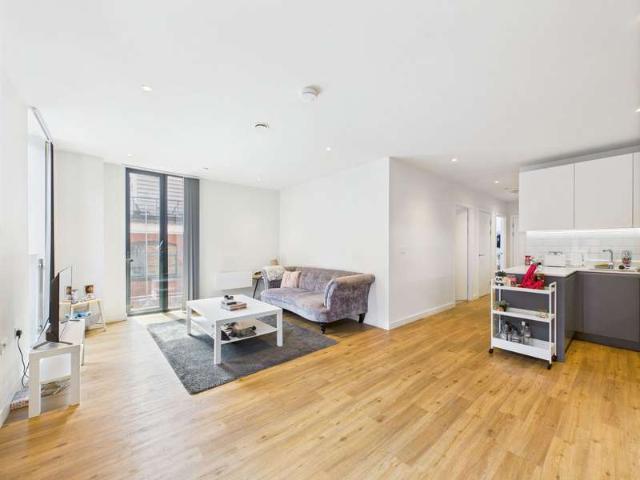 Flat for sale in Georgia, Greater Manchester
