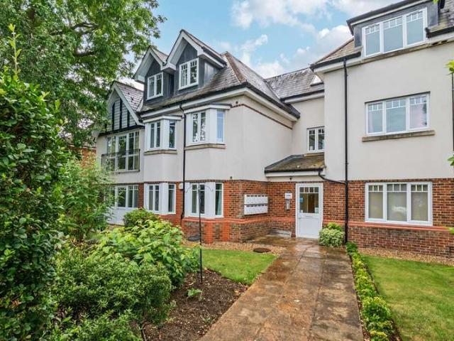 Flat for sale in Lower Halliford, Surrey