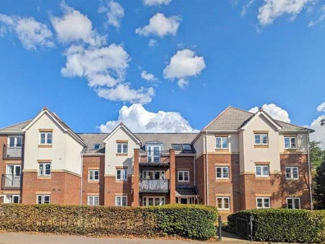 Flat for sale in Helford, Hampshire