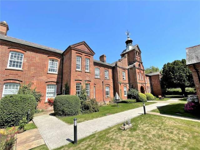 Flat for sale in Horseport, Ashurst Bridge