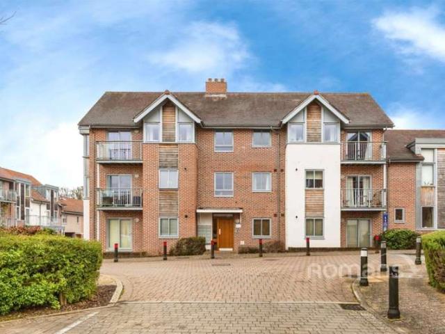 Flat for sale in Basingstoke, Basingstoke and Deane