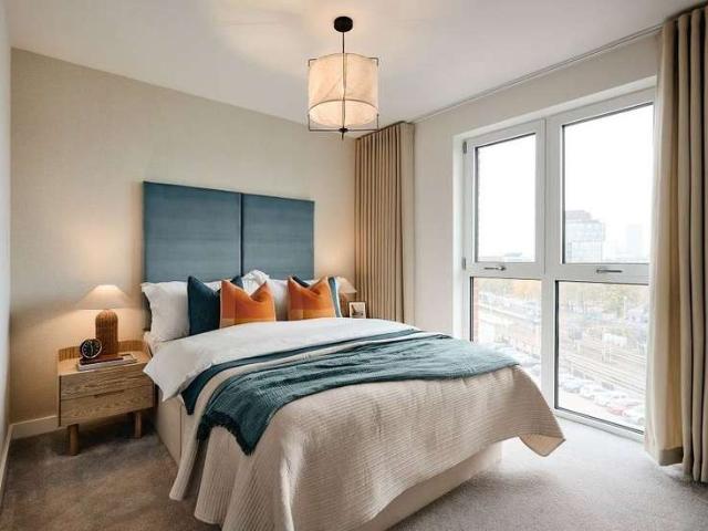 Flat for sale in North Watford, Watford
