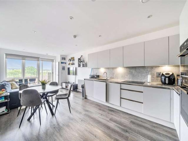 Flat for sale in Watford Rural, Batchworth
