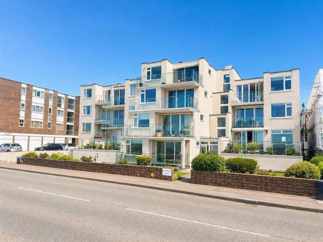 Flat for sale in Lee-on-the-Solent, Middlecroft
