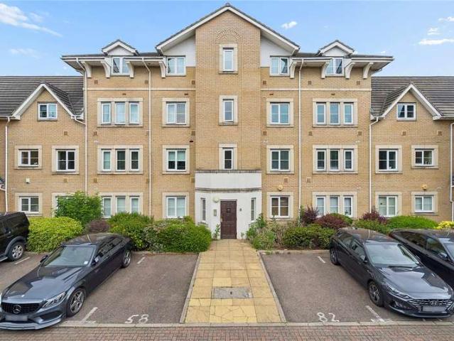 Flat for sale in Noak Hill, Essex