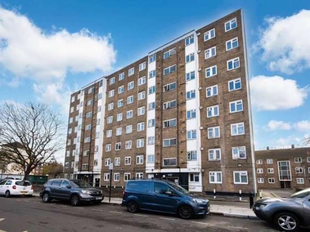 Flat for sale in Hammersmith, Greater London
