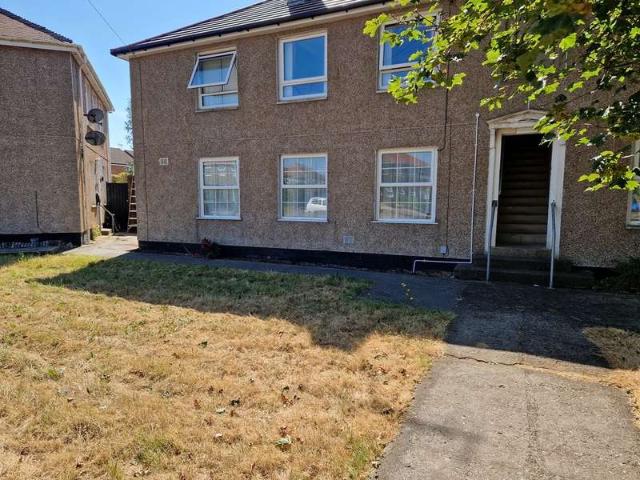 Flat for sale in Porthcawl, Nottage