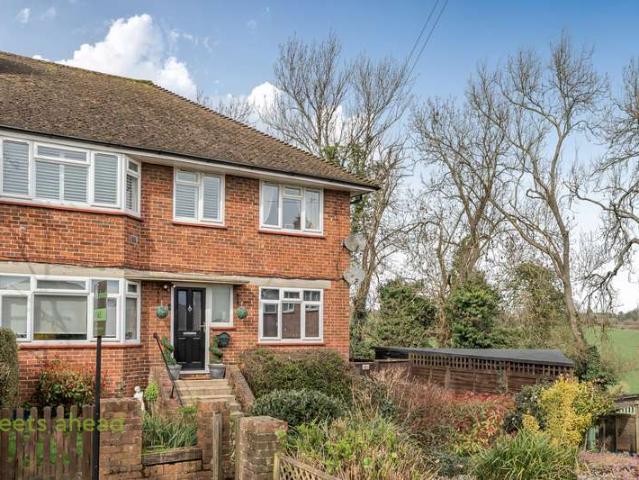 Flat for sale in Hooley, Red Hill