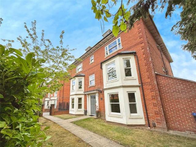 Flat for sale in Reading West, Reading
