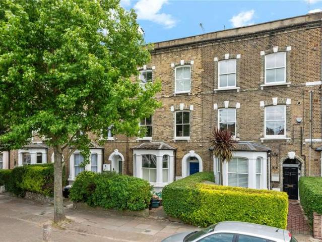 Flat for sale in Finsbury Park, Greater London