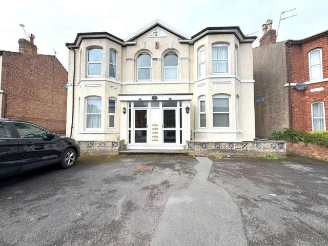 Flat for sale in Meols Cop, Southport