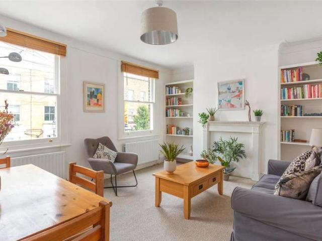 Flat for sale in London Borough of Lambeth, Greater London