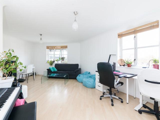 Apartment for rent in Chalk Farm, Greater London