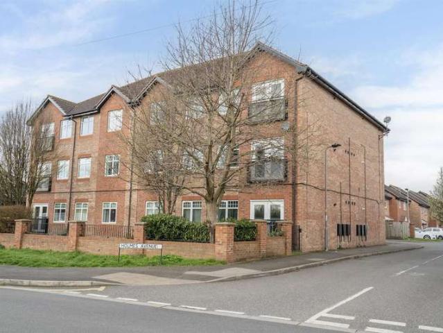 Flat for sale in Selby