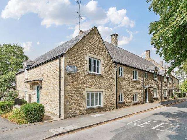 Flat for sale in Charlbury, Black Bourton