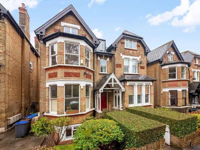 Flat for sale in Crystal Palace, Greater London