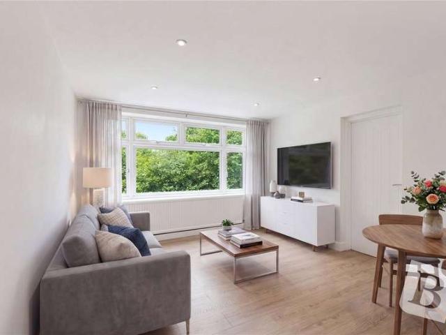 Flat for sale in London Borough of Barking and Dagenham, Greater London