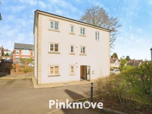Flat for sale in Allt-yr-yn, Wales