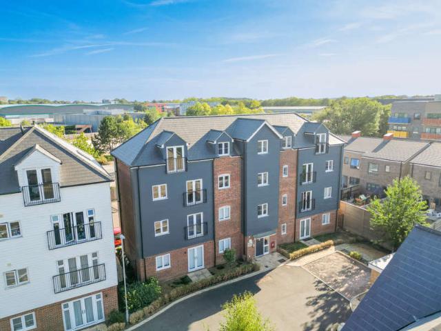 Flat for sale in Maylands, Pouchen End