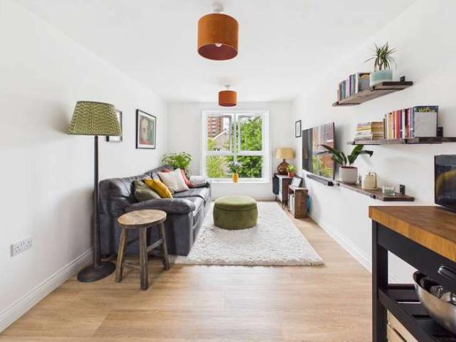 Flat for sale in Easton, Feckenham