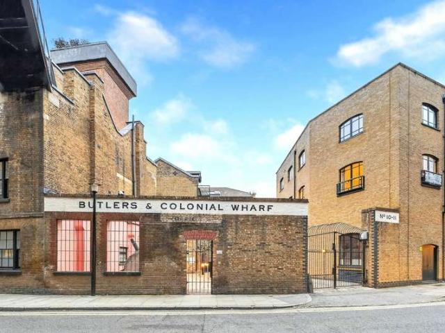 Flat for sale in Bermondsey, Greater London