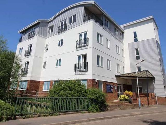 Flat for sale in Brook Street, Bourne Vale