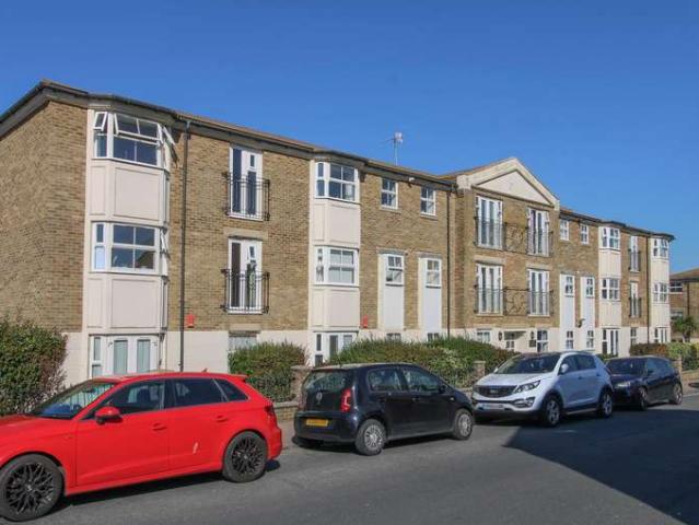 Flat for sale in Seaford, Iford