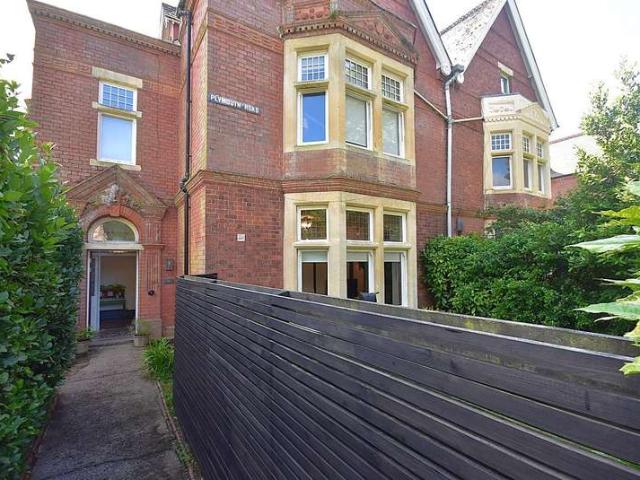 Flat for sale in Penarth, Wales