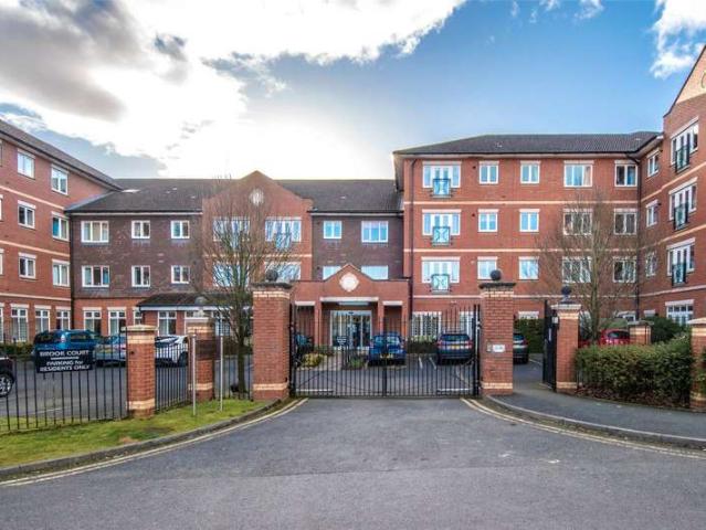 Flat for sale in Lowes Hill, Bromsgrove