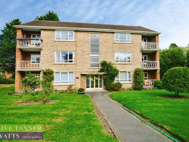 Flat for sale in Yardley Wood, Birmingham