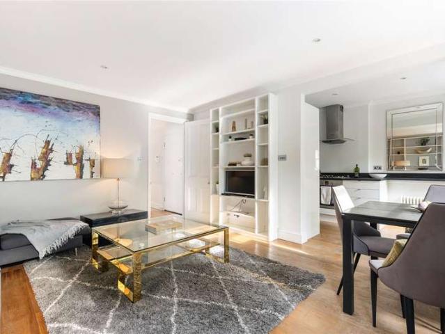 Flat for sale in Knightsbridge, Greater London