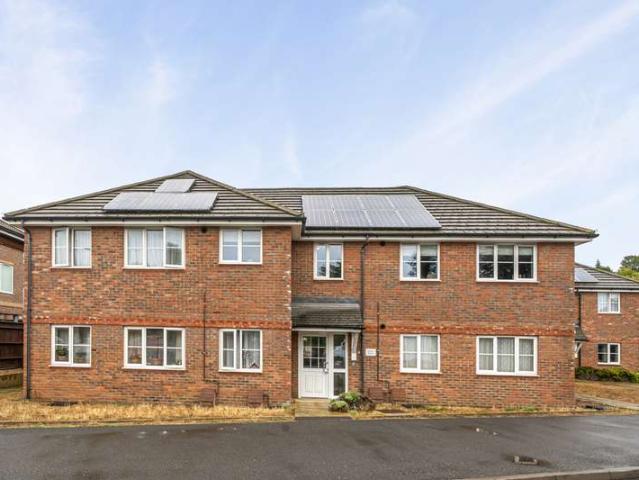 Flat for sale in Lowndes, Chesham