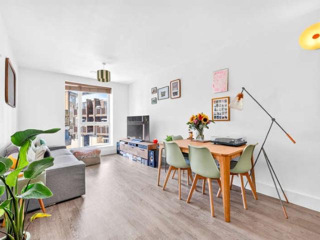 Flat for sale in Greater London