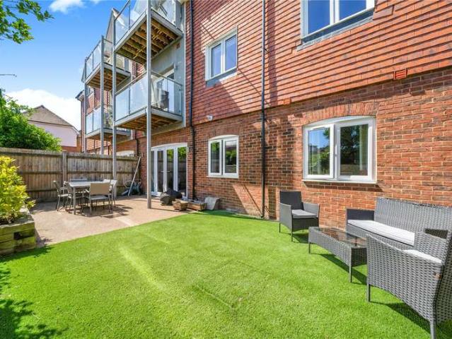 Flat for sale in Woking, Surrey