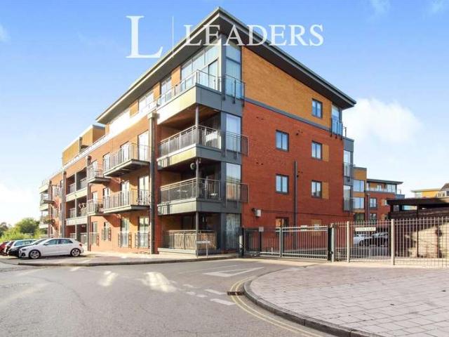Flat for sale in Diglis, Worcestershire