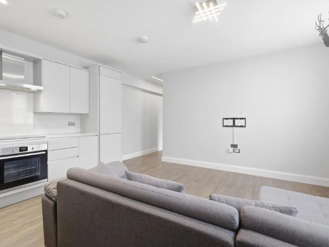 Apartment for rent in Lambourne, Epping