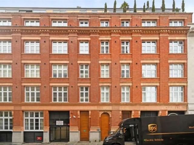 Flat for sale in London Borough of Camden, Greater London