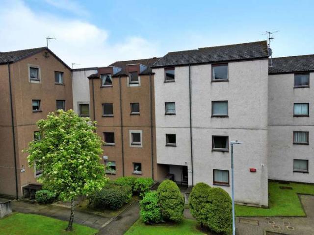Flat for sale in Ballindoch, Scotland