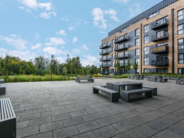 Flat for sale in Repton Manor, Bridgefield