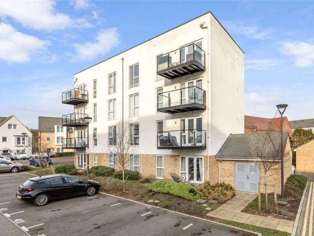Flat for sale in Row Town, Surrey