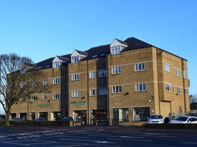 Flat for sale in Baildon, West Yorkshire