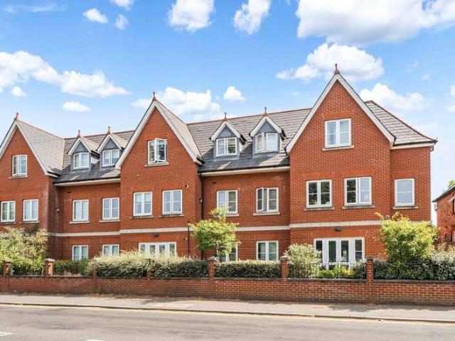 Flat for sale in Guildford Park, Westborough